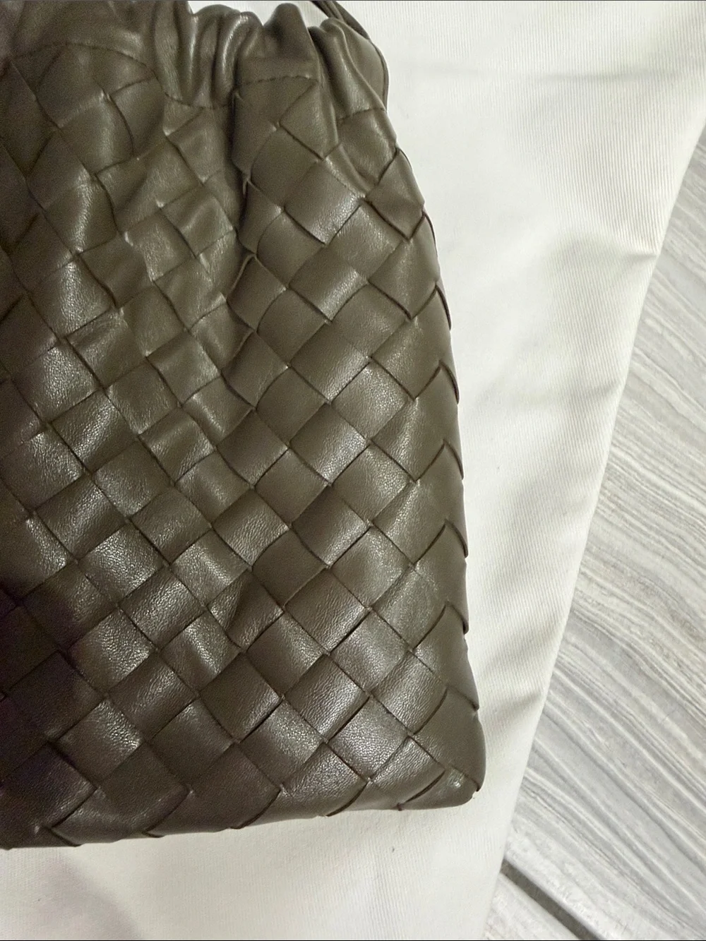 Bottega Veneta Medium Pouch in Cypress Green - Picture 7 of 16